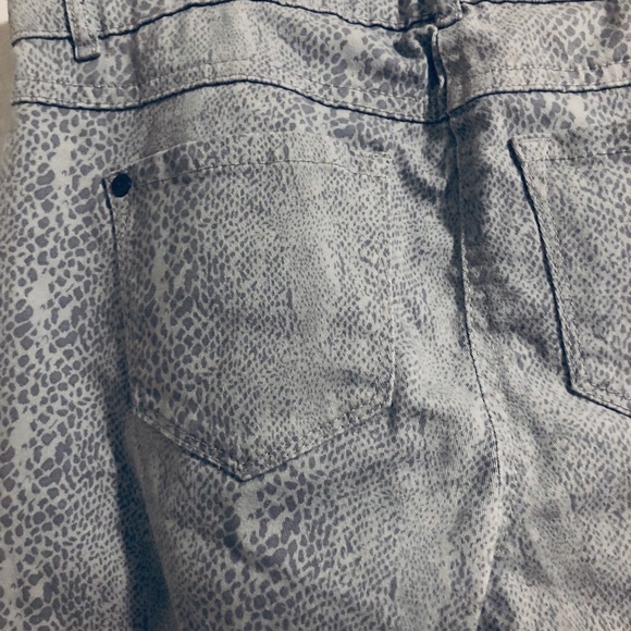 Reitman’s reptile print skinny jeans - Picture 7 of 11